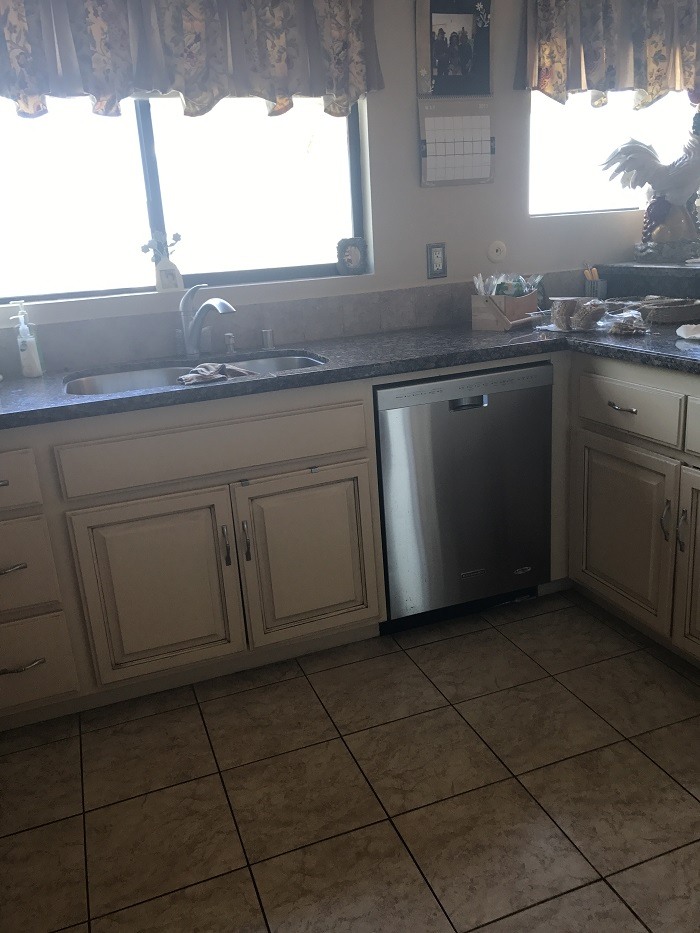 Before 4 - Payless Kitchen Cabinets